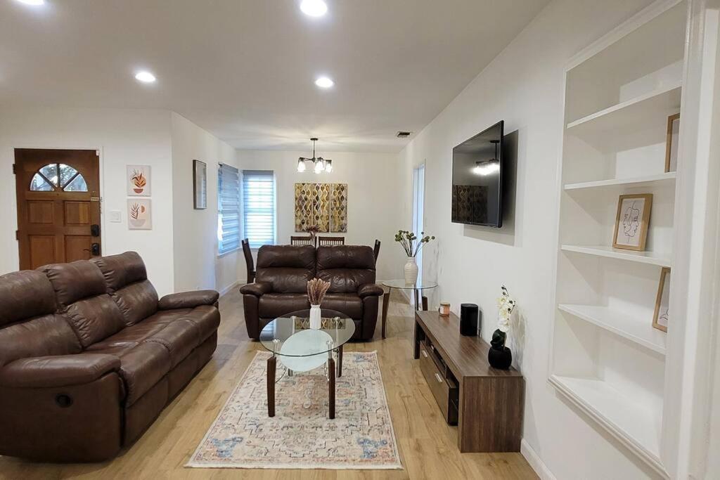 Villa Newly Furnished Pool House Los Ángeles Exterior foto